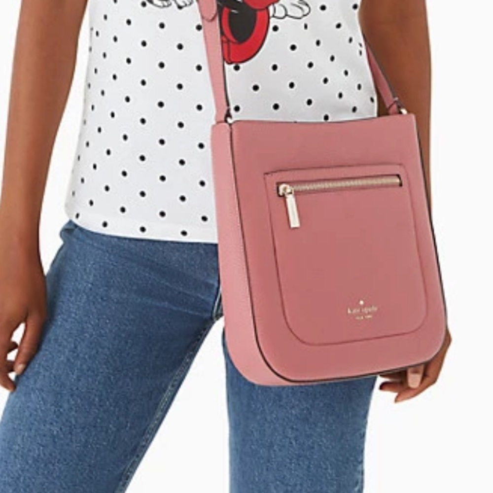 Kate Spade Leila Top Zip Crossbody Bright Rose
Bright Rose Color - Picture 10 of 10